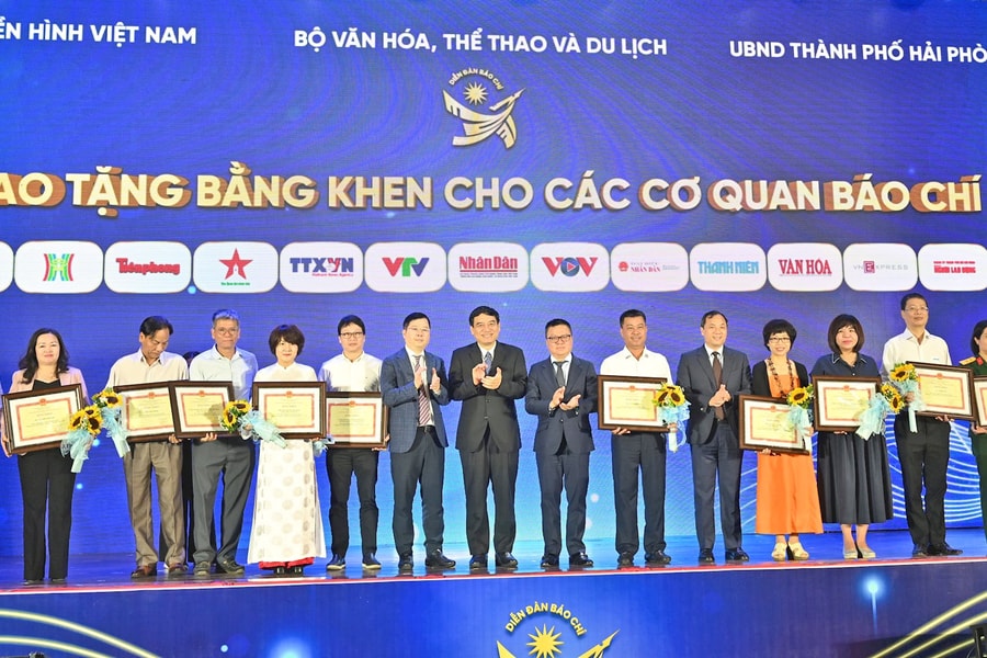 Báo chí tiên phong thúc đẩy phát triển các ngành công nghiệp văn hóa