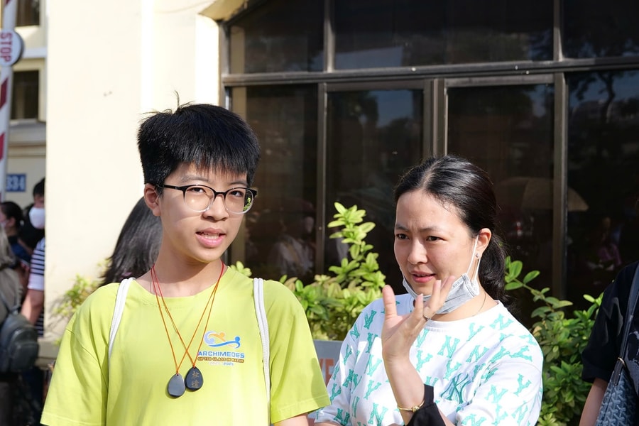 Sáng nay, 3.000 thí sinh “so tài” cạnh tranh suất vào lớp 10 THPT chuyên Khoa học tự nhiên