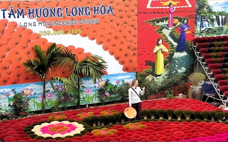 Quảng Phú Cầu giữ lửa làng nghề và thích ứng cuộc sống hiện đại