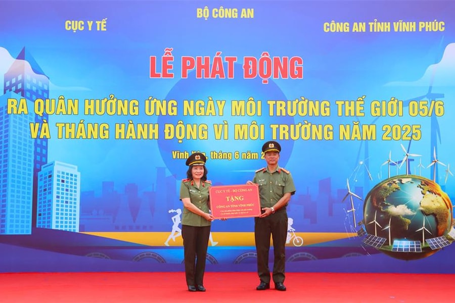Ra quân hưởng ứng "Ngày Môi trường thế giới và Tháng hành động vì môi trường năm 2025"