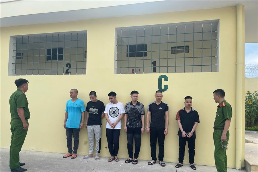 Bắt nhóm vận hành hàng trăm "web đen" và cổng trung gian thanh toán trái phép