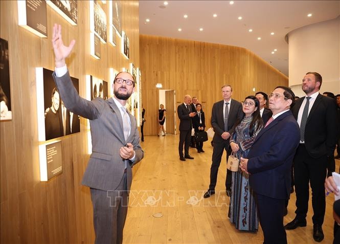 Thủ tướng Phạm Minh Chính thăm không gian trưng bày của nhà soạn nhạc Estonia Arvo Pärt