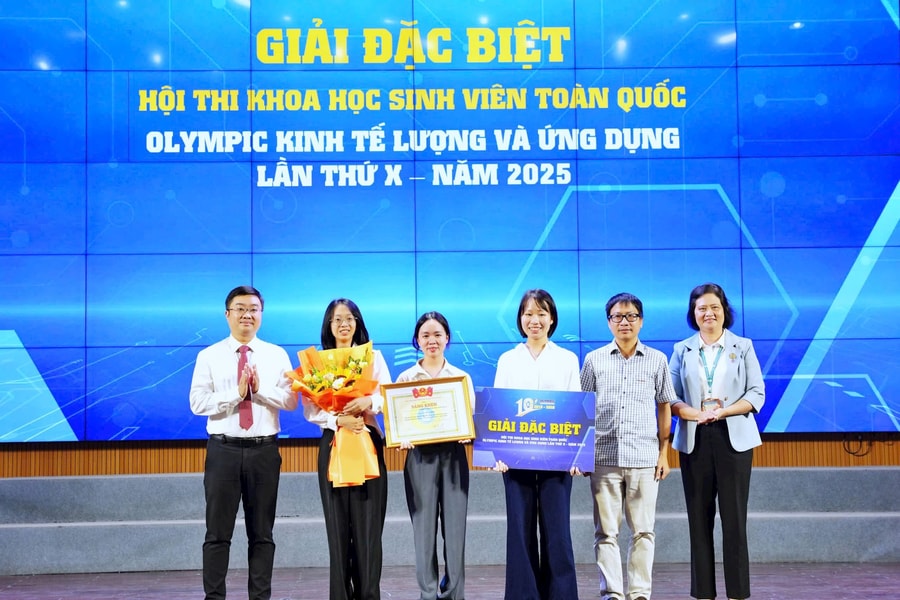 Hàng trăm giải thưởng được trao tại Hội thi Olympic Kinh tế lượng và Ứng dụng năm 2025