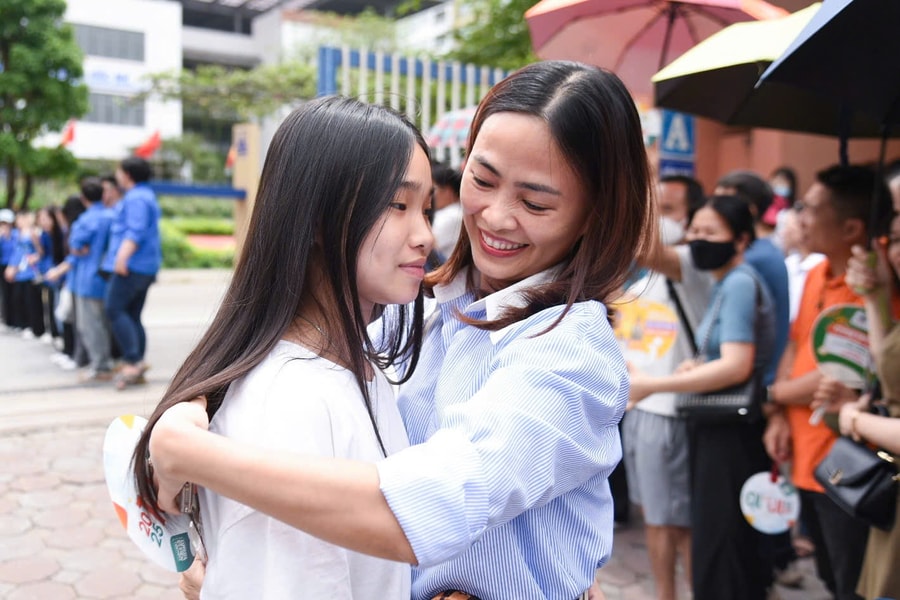 Thơ "Tiếng trẻ học bài" vào đề thi chuyên Văn vào lớp 10 Hà Nội năm 2025