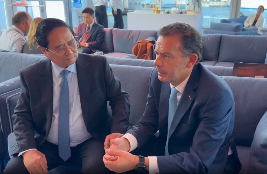 Thủ tướng Phạm Minh Chính gặp Thủ tướng Bồ Đào Nha Luis Montenegro