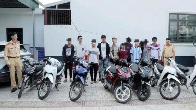 Hơn 20 thanh, thiếu niên bị xử phạt gần 100 triệu đồng vì tụ tập đua xe tại Quảng Ninh