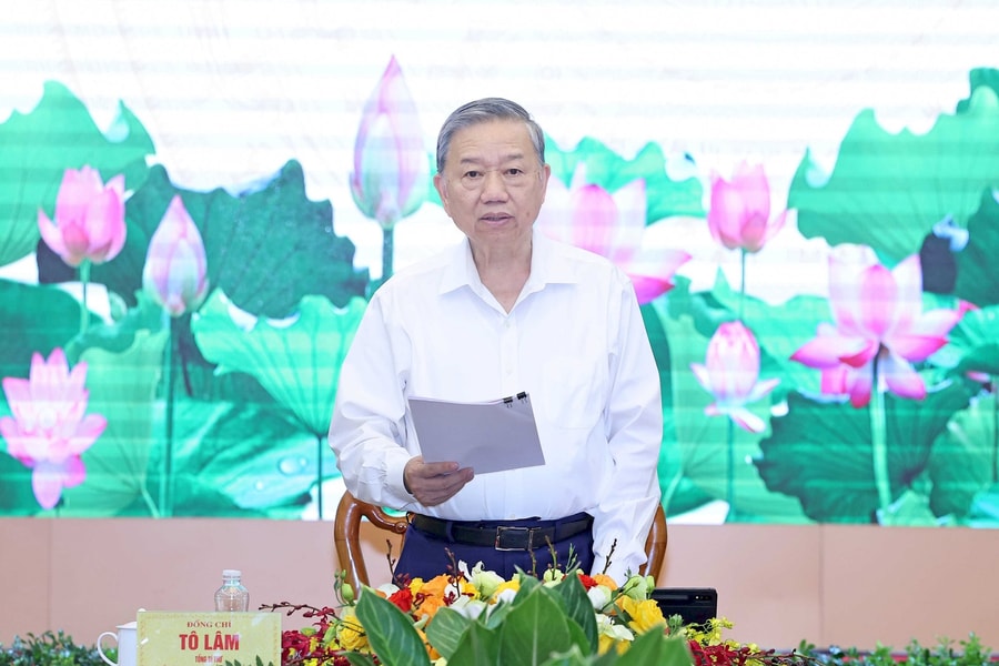 Tổng Bí thư Tô Lâm: Đổi mới tư duy, thực hiện “bước chuyển mình chiến lược” từ truyền thống sang hiện đại, đáp ứng yêu cầu phát triển đất nước trong kỷ nguyên mới