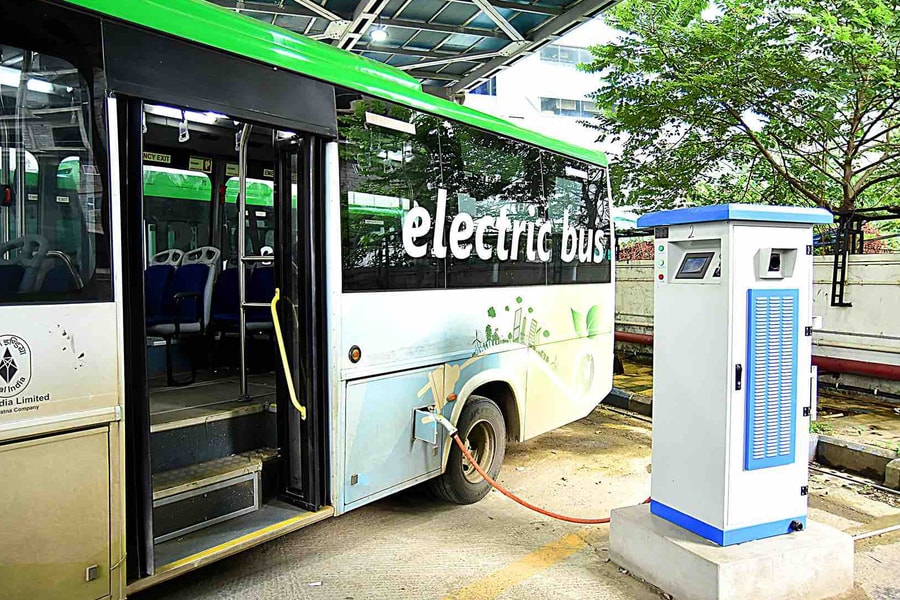 Điện hóa xe máy - lối đi riêng của Ấn Độ