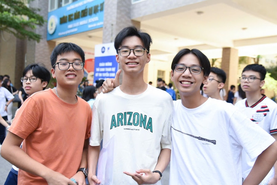 Đề thi Văn vào lớp 10 Trường Nguyễn Tất Thành bàn về "rèn luyện sự thích ứng ở lứa tuổi 15"