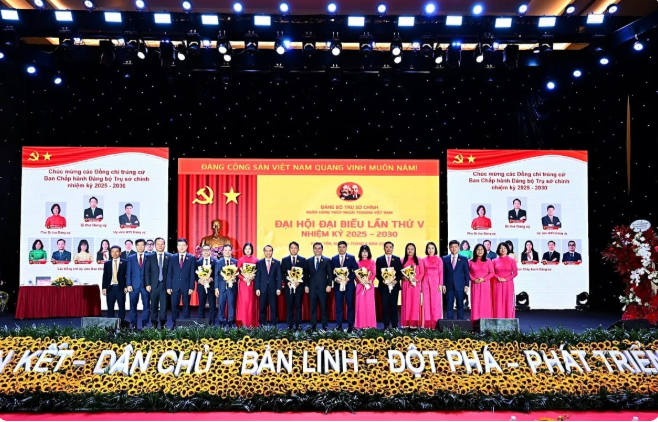 Đoàn kết - dân chủ - bản lĩnh - đột phá - phát triển