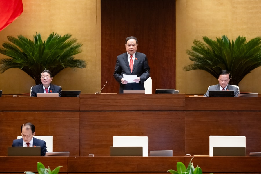 Quốc hội thông qua Nghị quyết sửa đổi, bổ sung một số điều của Hiến pháp năm 2013 với 100% đại biểu có mặt tán thành