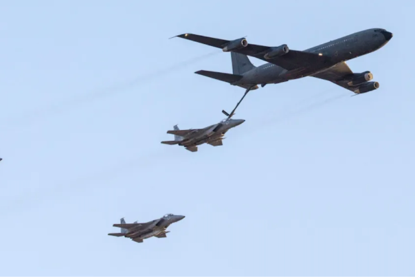 Mỹ bất ngờ điều động hàng chục máy bay tiếp nhiên liệu tới Trung Đông