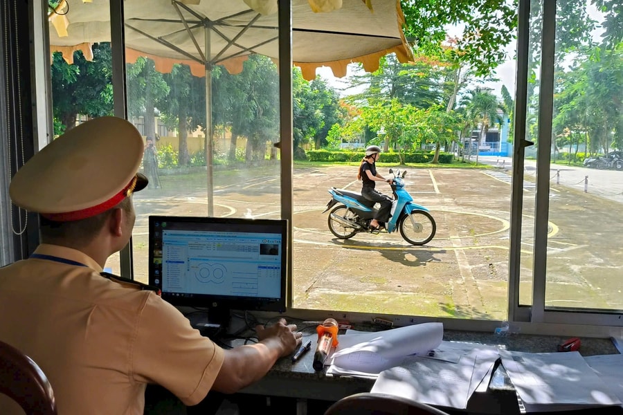 Công an Bình Thuận tổ chức kỳ sát hạch lái xe đầu tiên theo quy định mới của Bộ Công an
