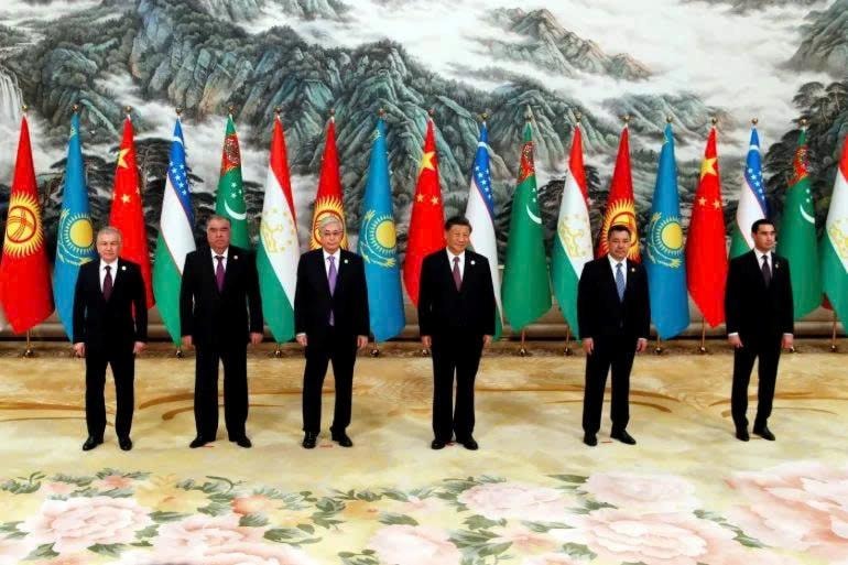 Sự kiện định hình bàn cờ Á-Âu