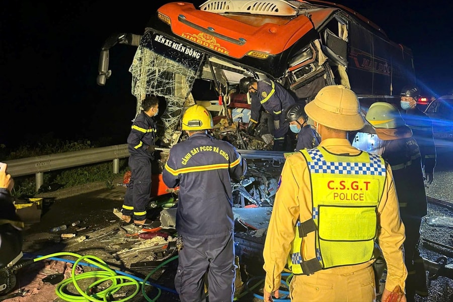 CSGT khuyến cáo sau vụ tai nạn làm 2 người chết, 9 người bị thương trên cao tốc Đà Nẵng - Quảng Ngãi