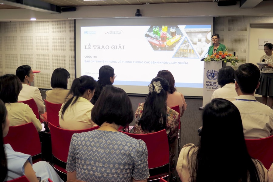 Báo Đại biểu Nhân dân đạt giải Nhì giải báo chí của WHO và HealthBridge