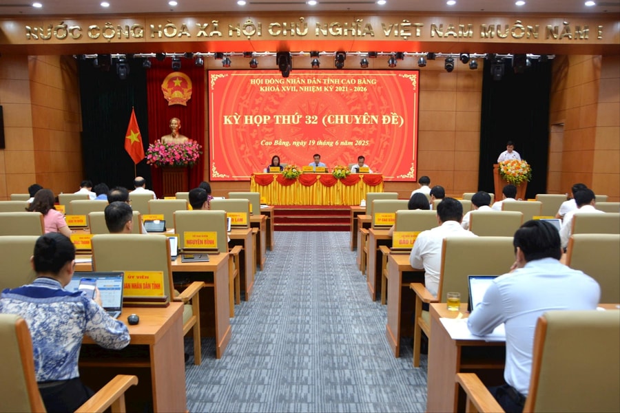 Cao Bằng: Thông qua một số nghị quyết quan trọng tại Kỳ họp thứ 32