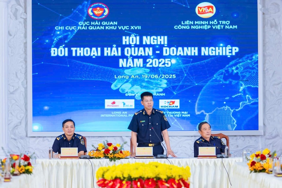 Hải quan Khu vực XVII đối thoại cùng doanh nghiệp