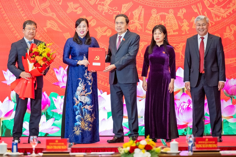 Đoàn kết, thống nhất, sáng tạo, đổi mới, xây dựng Đảng bộ Ủy ban Công tác đại biểu trong sạch, vững mạnh toàn diện