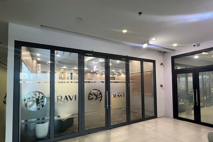 Bài 1: Cụ bà gần 70 tuổi kêu cứu sau khi được tư vấn "cắm" sổ lương hưu mua thẻ du lịch gần 300 triệu từ lời rủ đi tắm khoáng miễn phí