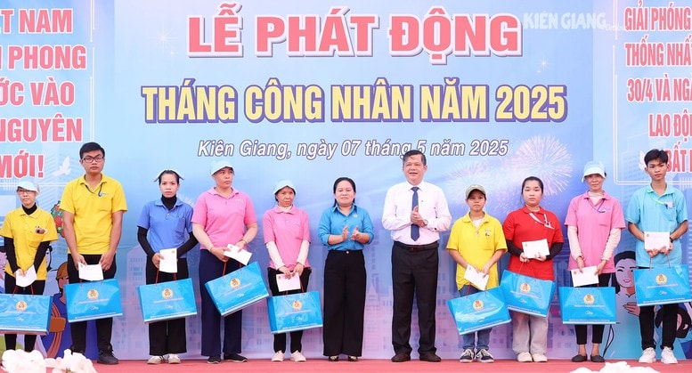 Điểm tựa vững chắc chăm lo đời sống người lao động