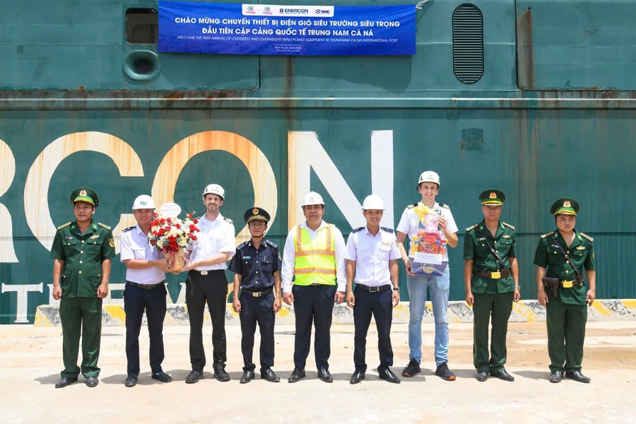 Đưa cảng Cà Ná trở thành trung tâm trung chuyển hàng hải quốc tế