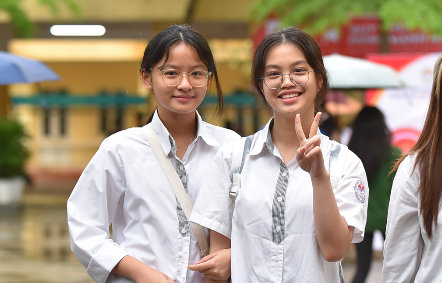 Thi tốt nghiệp THPT năm 2026: Miễn phí xe buýt cho thí sinh và giáo viên