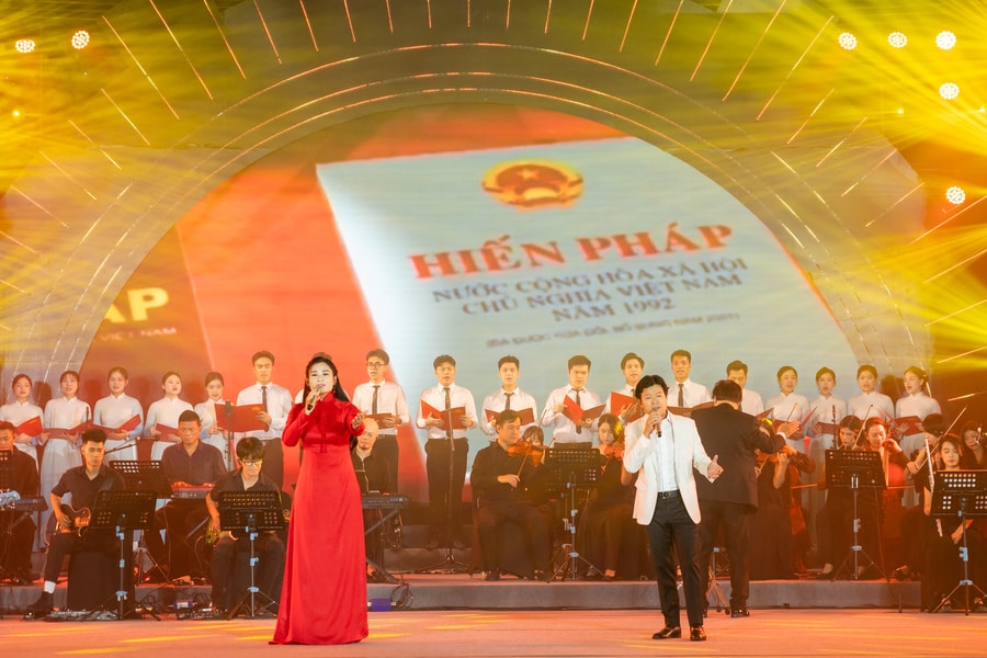 Nhạc sĩ Đoàn Nguyên Hiếu: "Đại biểu Nhân dân - Những ngôi sao lấp lánh"