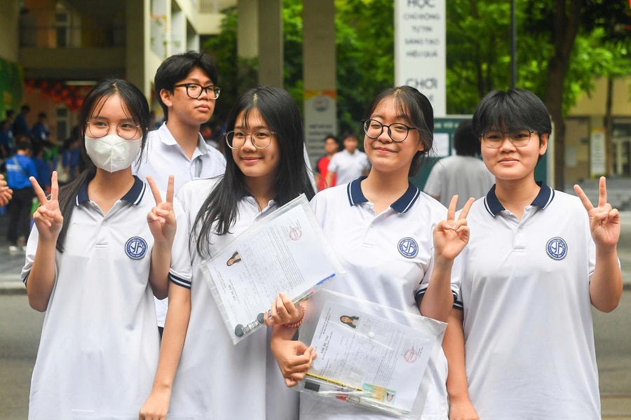 Năm học 2025 - 2026: Thực hiện ngay chính sách miễn, giảm, hỗ trợ học phí và giá dịch vụ