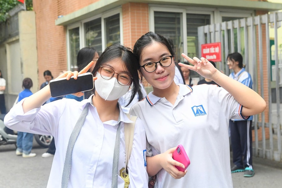 Bộ GD-ĐT công bố bảng đối sánh phổ điểm các tổ hợp thi tốt nghiệp THPT 2025