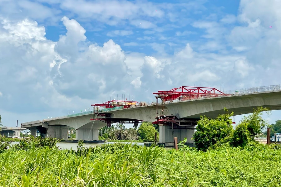 Hợp long cầu Bình Gởi trên đường Vành đai 3 nối TP. Hồ Chí Minh với Bình Dương