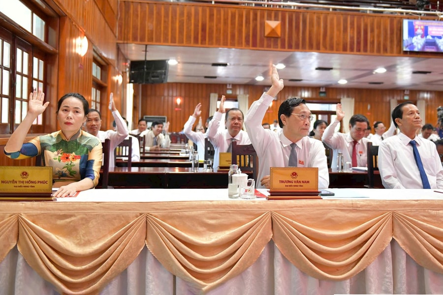 Giữ vững đà tăng trưởng, chủ động vận hành bộ máy mới