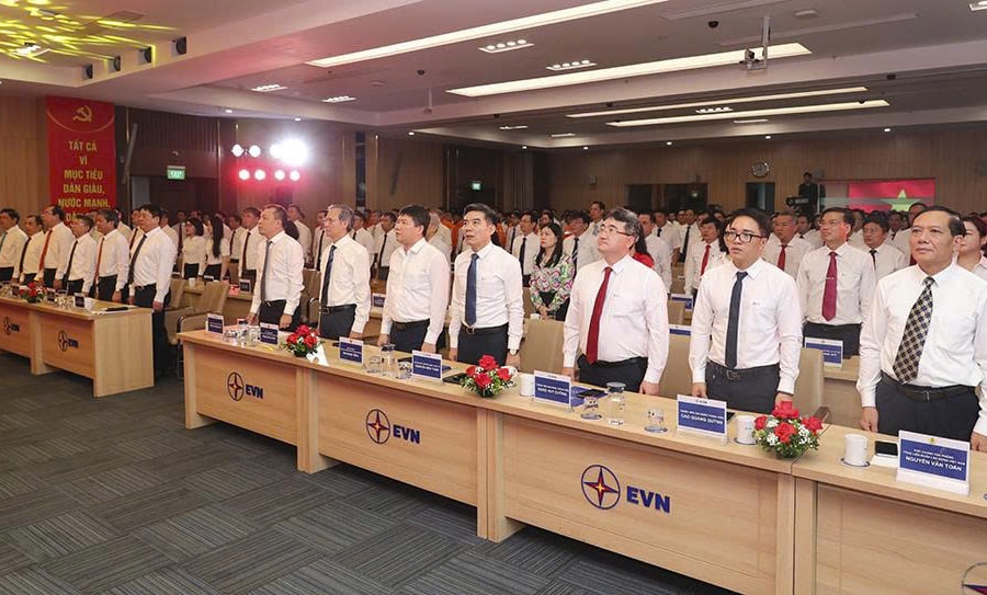 Nơi bản lĩnh người thợ điện tỏa sáng, thắp sáng niềm tin