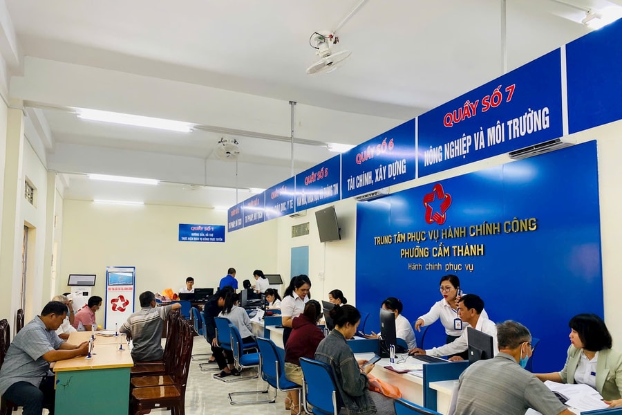 Phường có số dân lớn nhất Quảng Ngãi vận hành thông suốt, thủ tục nhanh gọn trong ngày đầu triển khai chính quyền 2 cấp