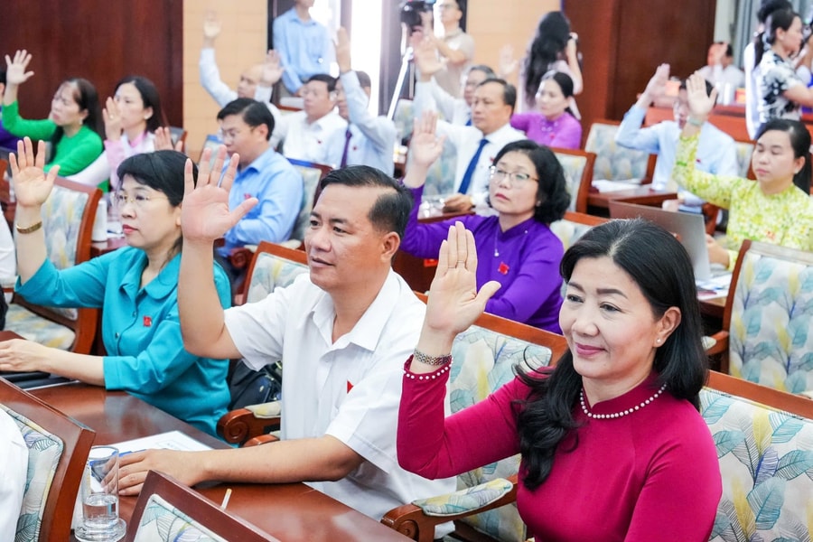 Kỳ họp thứ nhất HĐND TP. Hồ Chí Minh Khoá X thông qua 18 nghị quyết quan trọng