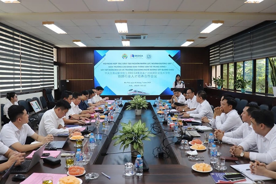 Thúc đẩy hợp tác chiến lược đào tạo nhân lực ngành đường sắt tốc độ cao