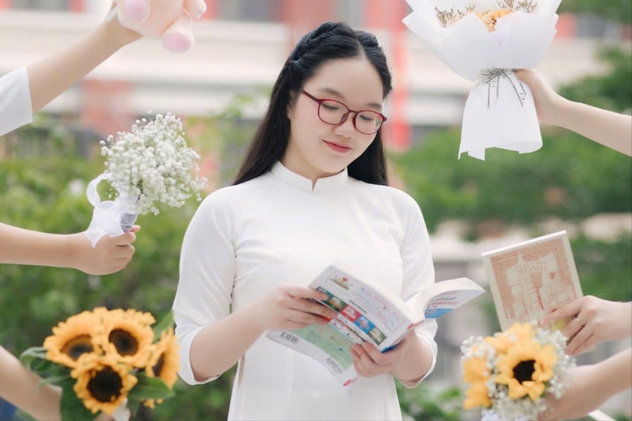 Nữ sinh THCS Cầu Giấy giành "cú đúp" thủ khoa kép 2 trường chuyên tại Hà Nội