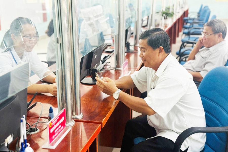 Vì Nhân dân phụng sự