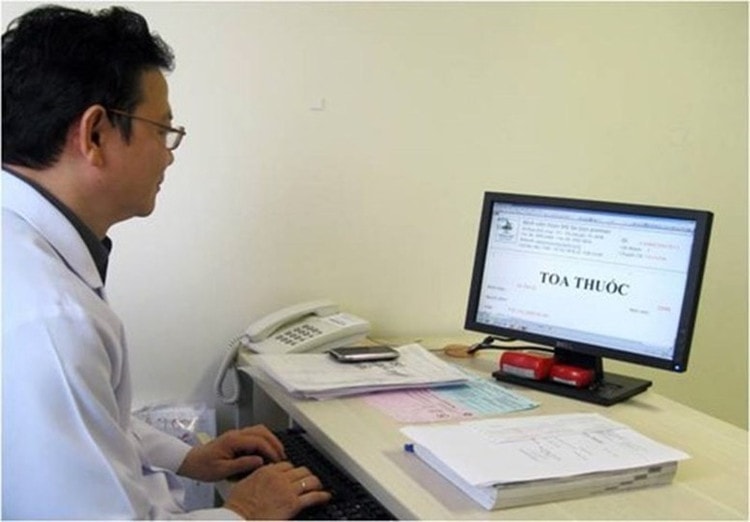 Từ ngày 1/10, tất cả các bệnh viện bắt buộc kê đơn thuốc điện tử