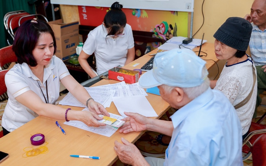 Công dân Việt Nam từ 75 tuổi không có lương hưu được hưởng trợ cấp hưu trí xã hội