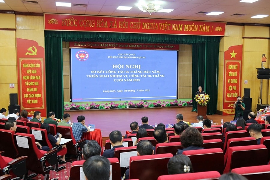 Hải quan Khu vực VI thu ngân sách đạt gần 6.726 tỷ đồng trong 6 tháng