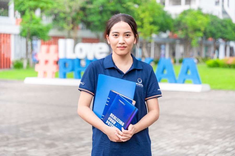 Hành trình từ "mù code" đến học bổng toàn phần Women in STEM của nữ sinh khối xã hội