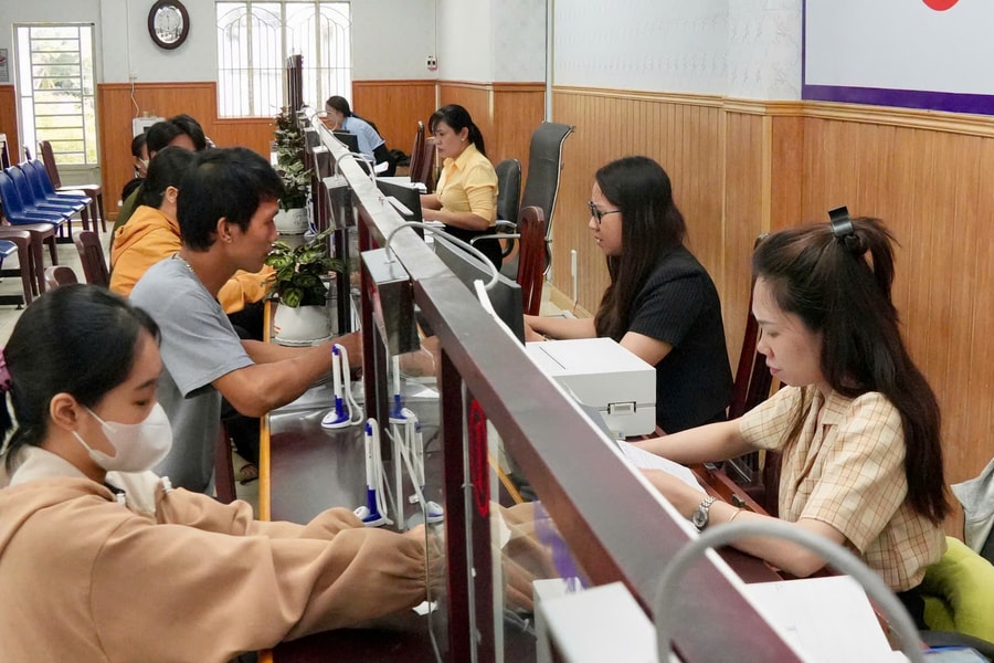 TP. Hồ Chí Minh: Phường mới sẵn sàng xử lý ngoài giờ, bảo đảm thủ tục hành chính thông suốt