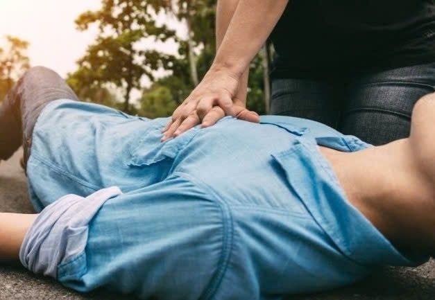 Phân biệt đột quỵ - đột tử: chuyên gia chỉ ra bí kíp cứu người