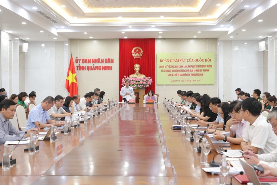 Đoàn giám sát của Quốc hội về bảo vệ môi trường làm việc với UBND tỉnh Quảng Ninh