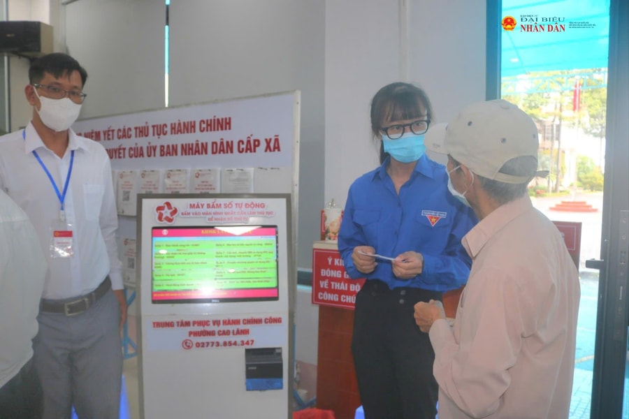 Đồng Tháp: Đón tiếp, hướng dẫn người dân từ cửa