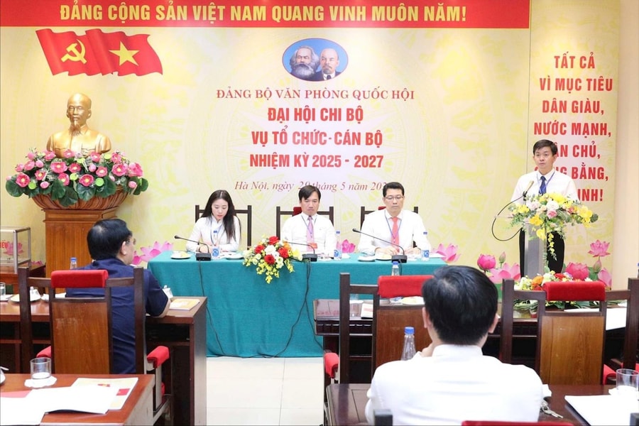 Nắm chắc diễn biến tư tưởng, giải quyết kịp thời tình huống phát sinh trong công tác tổ chức cán bộ