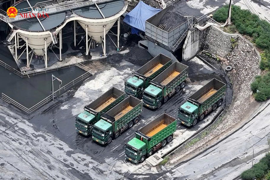 Vụ đoàn xe có dấu hiệu "quá khổ", cày nát nhiều đoạn đường QL 279: "Sẽ kiểm tra, xử lý nghiêm vi phạm"