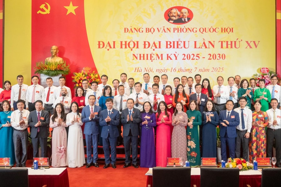 Một số hình ảnh Đại hội đại biểu Đảng bộ Văn phòng Quốc hội lần thứ XV, nhiệm kỳ 2025 - 2030