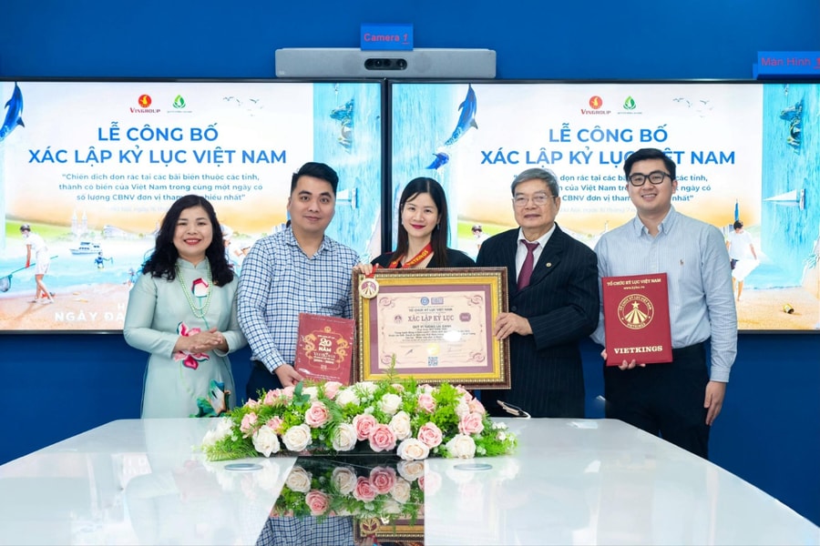 Quỹ Vì tương lai xanh xác lập kỷ lục chiến dịch dọn rác bờ biển lớn nhất Việt Nam